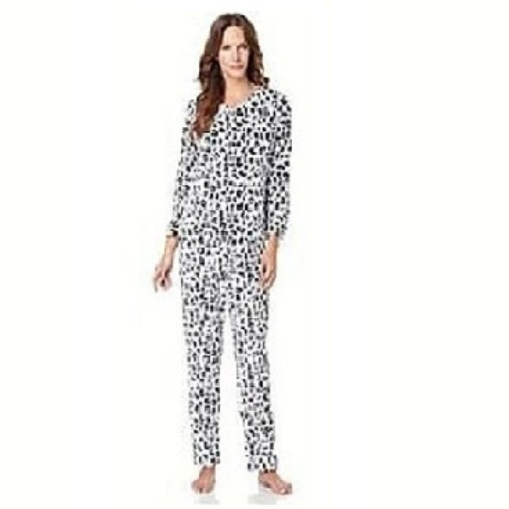NEW Soft & Cozy V-Neck Pajamas Snow Leopard
